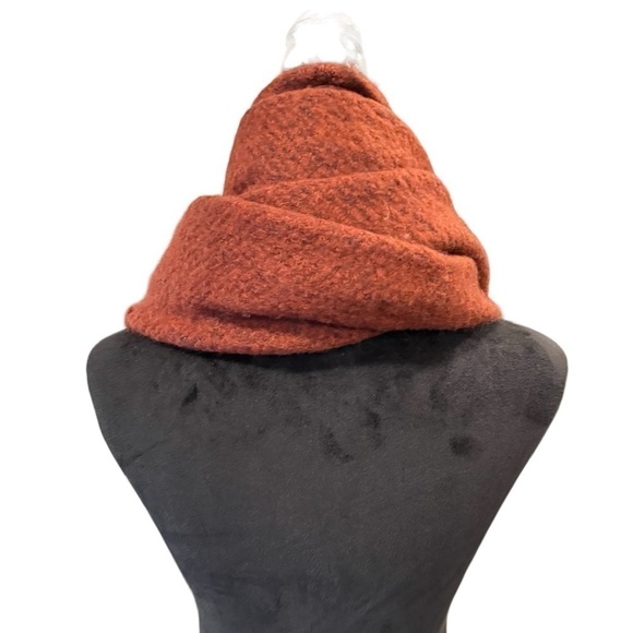 Urban Outfitters Deep Red Fringe Unisex One Size - Picture 4 of 13